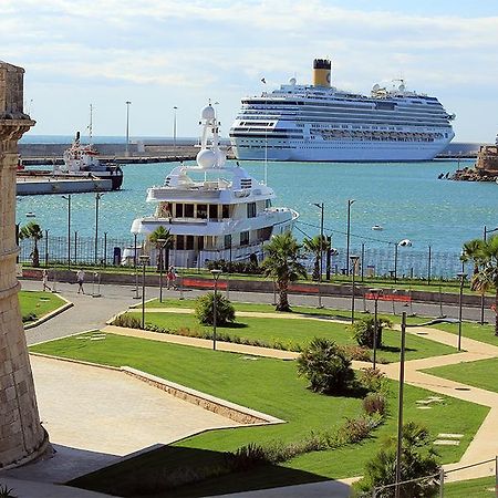 Hotel A Due Passi Dal Porto Civitavecchia Exterior foto